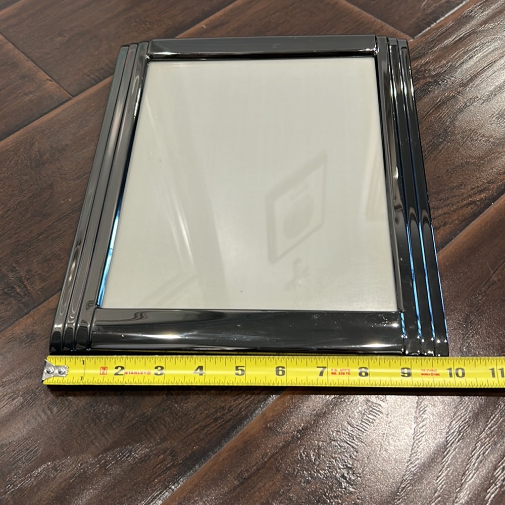 2 Picture frames for $20 - Picture 13 of 14